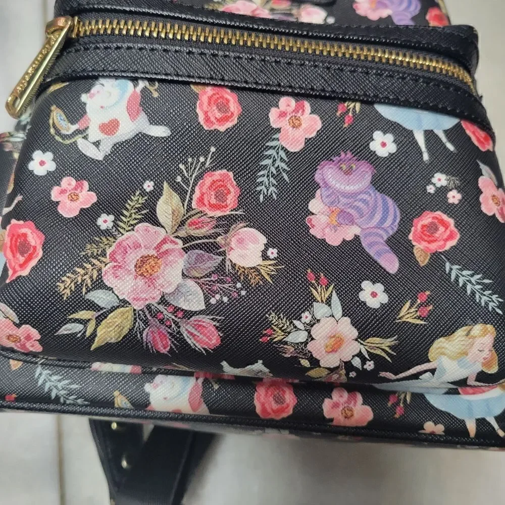 Disney Loungefly Women's Black Floral Print Zipper Around Backpack Rare HEART